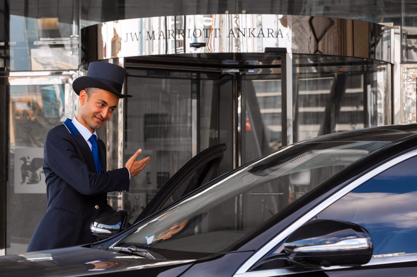 MARRIOTT Hotel-Golden Gates Travel