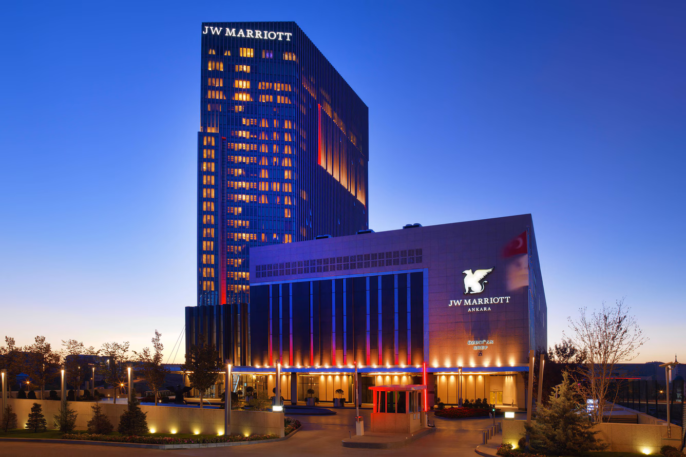 MARRIOTT Hotel-Golden Gates Travel